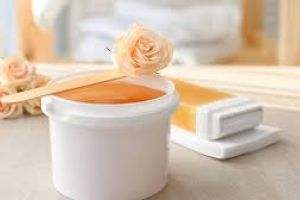 Depilace cukrovou pastou +  voskem